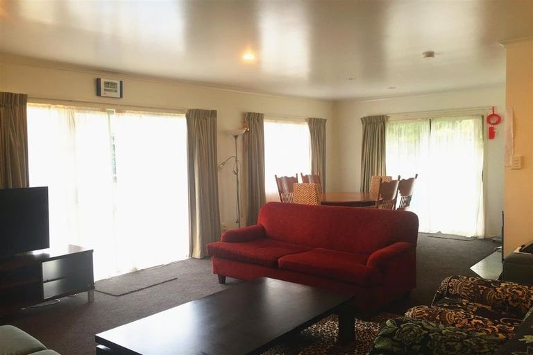 Photo of property in 4 Baltic Place, Goodwood Heights, Auckland, 2105
