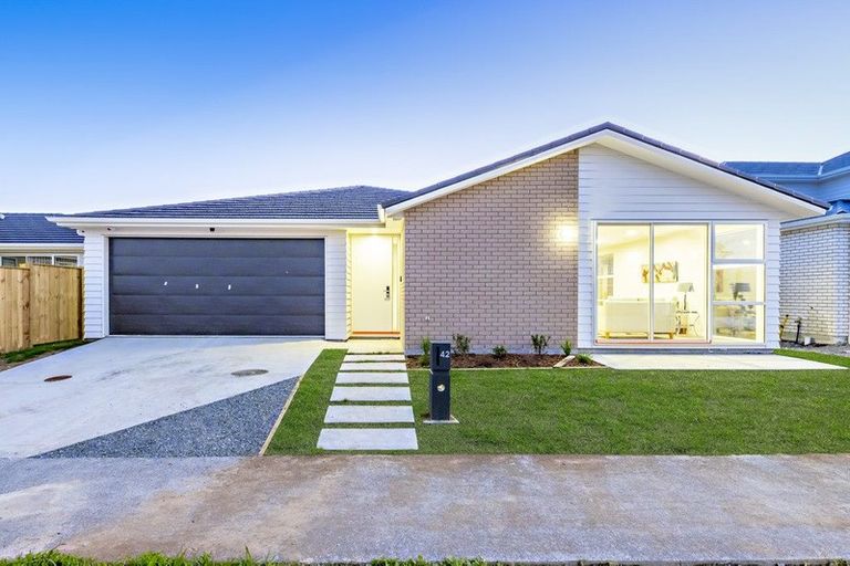 Photo of property in 42 Sapwood Crescent, Takanini, 2110