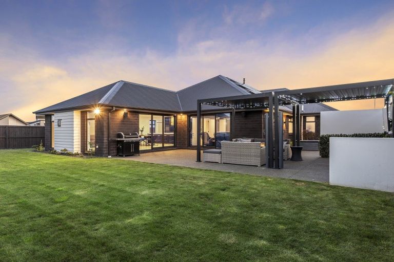 Photo of property in 12 Goldie Drive, Rangiora, 7400