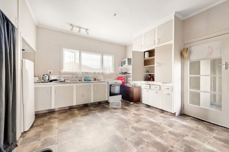 Photo of property in 34 Kent Street, Riversdale, 9776