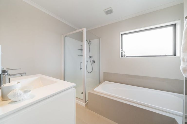 Photo of property in 107 Riverstone Drive, Riverstone Terraces, Upper Hutt, 5018