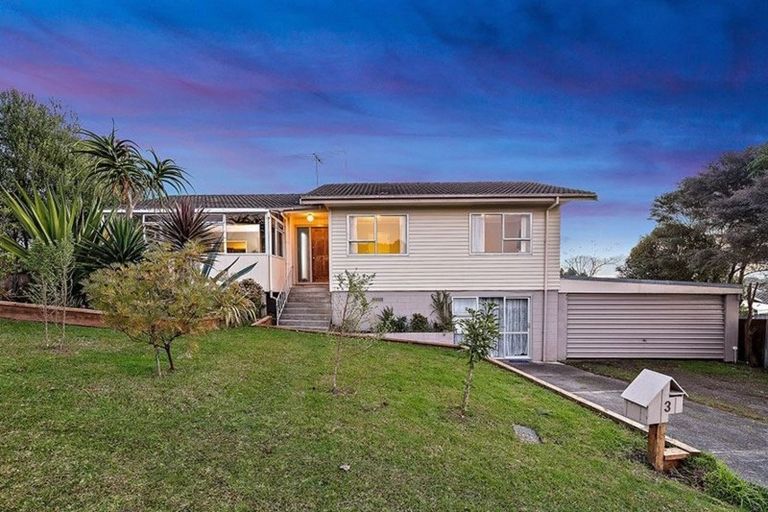 Photo of property in 3 Seabar Place, Glen Eden, Auckland, 0602