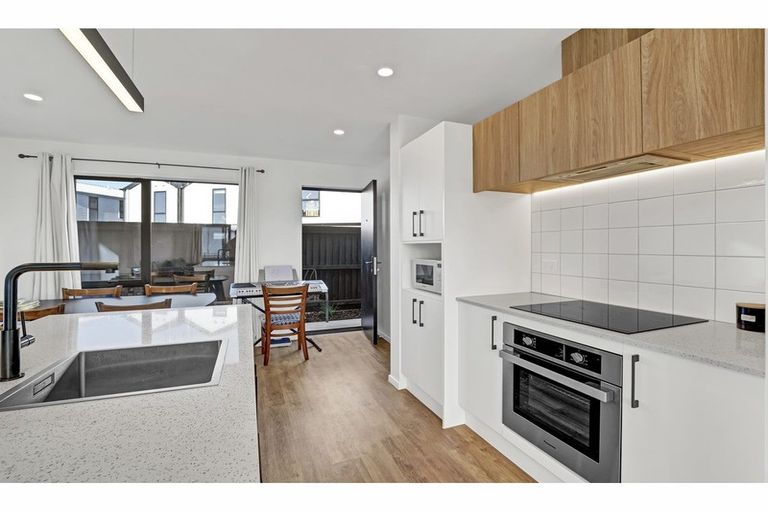 Photo of property in 10 Miromiro Street, Broomfield, Christchurch, 8042