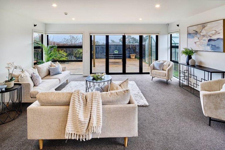 Photo of property in 49 Sunstone Crescent, Brown Owl, Upper Hutt, 5018