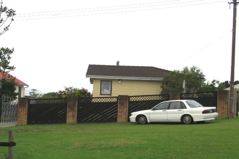 Photo of property in 461 Don Buck Road, Massey, Auckland, 0614