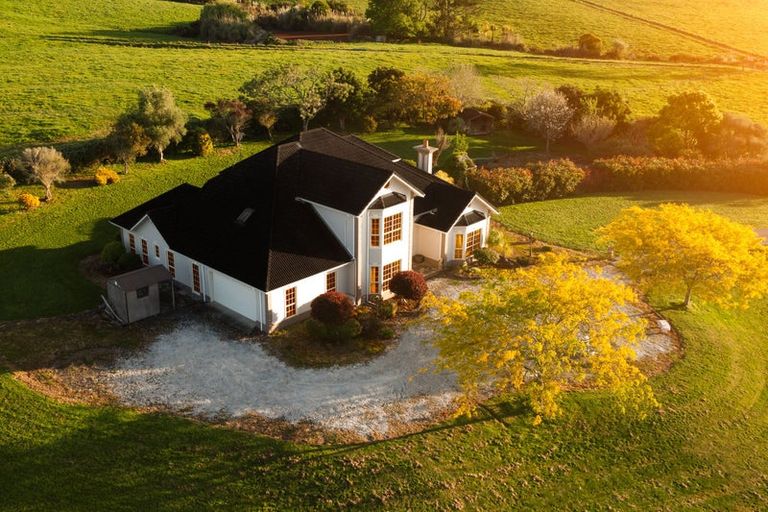 Photo of property in 470 Waitoki Road, Wainui, Silverdale, 0994