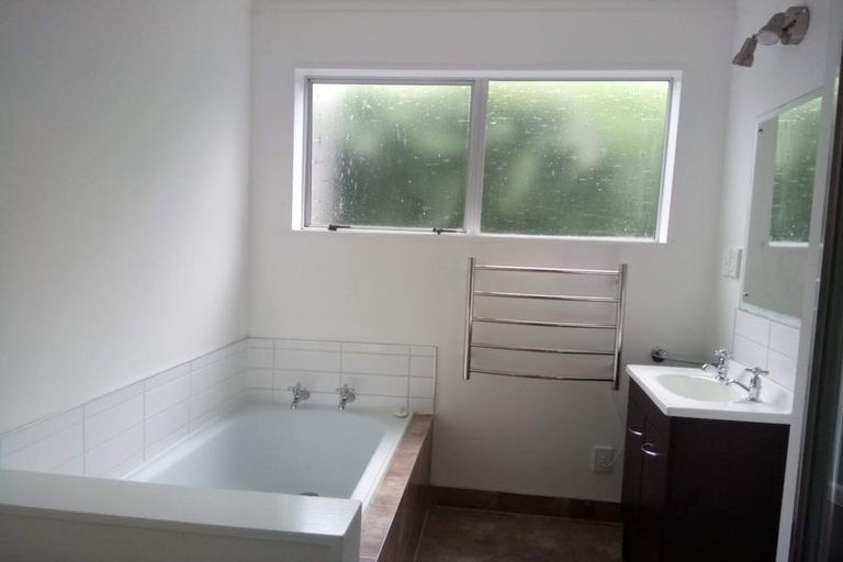 Photo of property in 5a Robert Street, Newlands, Wellington, 6037