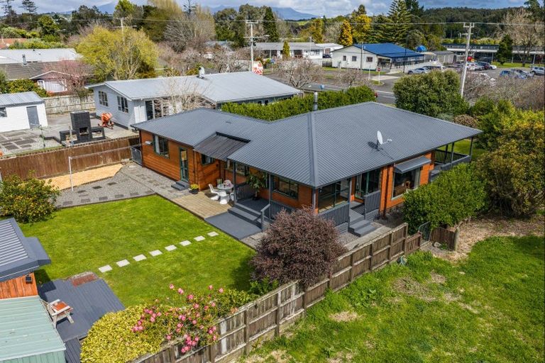Photo of property in 537 Richmond Road, Lepperton, New Plymouth, 4373