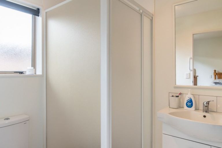 Photo of property in 4 Kaikomako Road, Waikanae, 5036