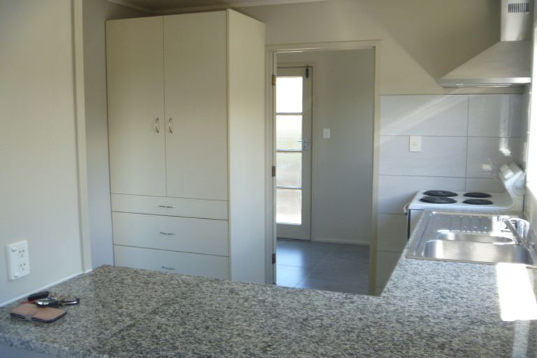 Photo of property in 1/8 Senecio Place, Weymouth, Auckland, 2103
