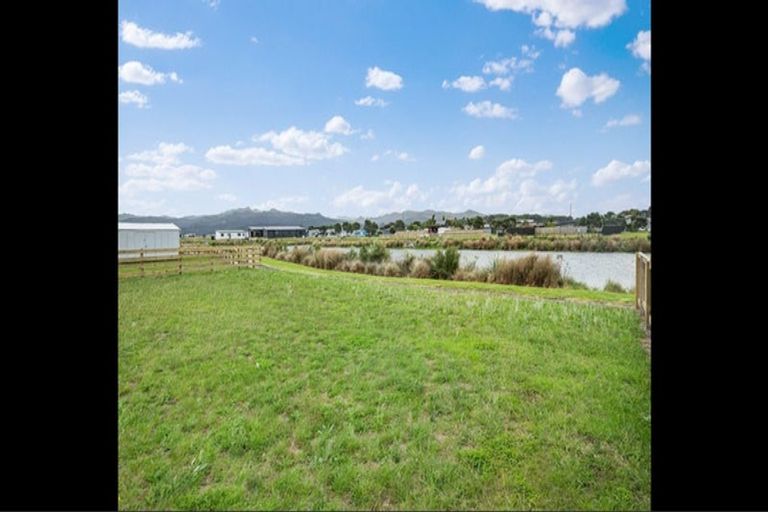 Photo of property in 208 Hamiora Street, Matarangi, 3592