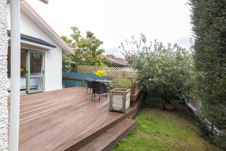 Photo of property in 2 The Glen, Hokowhitu, Palmerston North, 4410