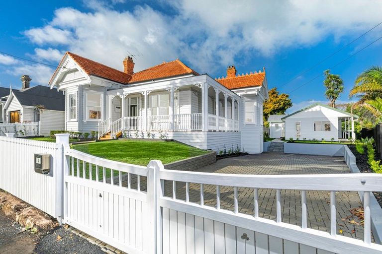 Photo of property in 4 Burgess Road, Devonport, Auckland, 0624