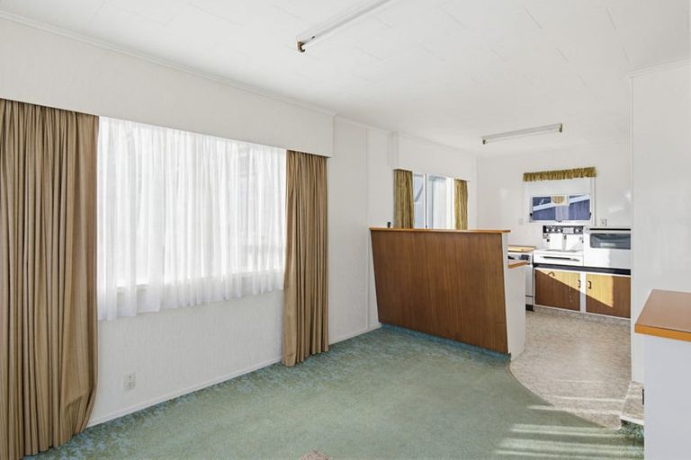 Photo of property in 5 Marine Parade, Paraparaumu Beach, Paraparaumu, 5032