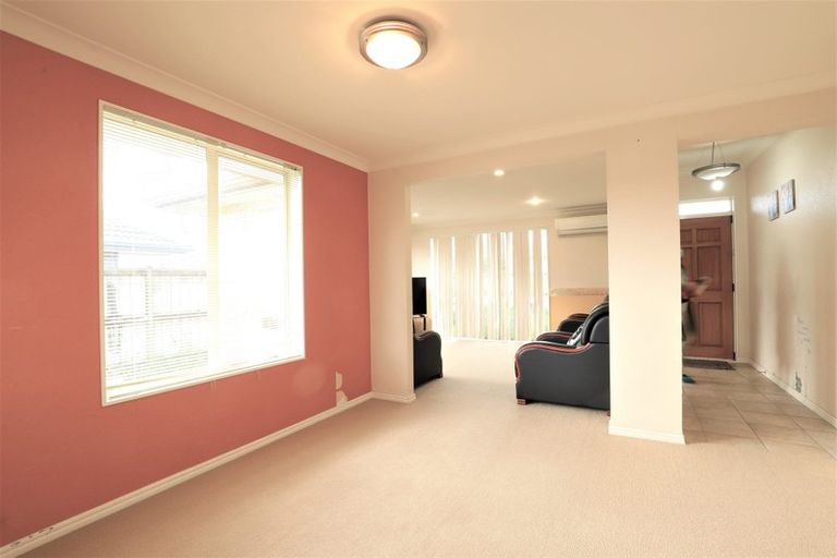 Photo of property in 13 Redcastle Drive, East Tamaki, Auckland, 2013