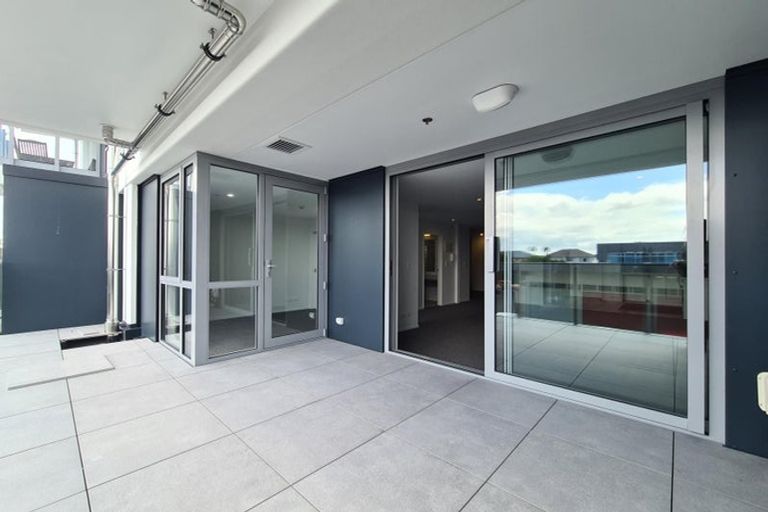 Photo of property in Bella Vista, 1f/84 Gunner Drive, Te Atatu Peninsula, Auckland, 0610