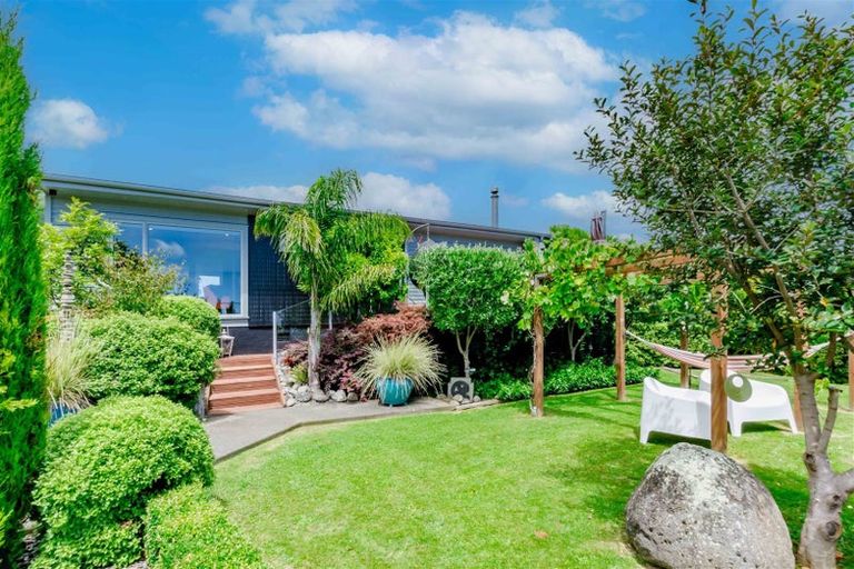 Photo of property in 11 Kotare Street, Waikanae, 5036