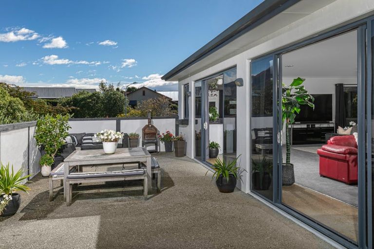 Photo of property in 6 Ryalls Way, Lake Hawea, Wanaka, 9382