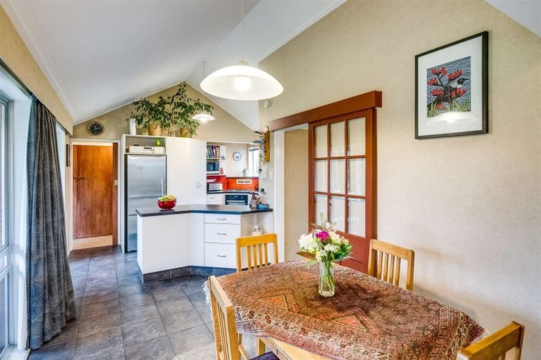 Photo of property in 34 Meeanee Road, Taradale, Napier, 4112