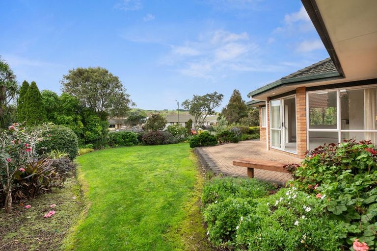 Photo of property in 6 Cabeleigh Drive, Helensville, 0800