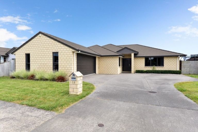 Photo of property in 158 Saint James Drive, Huntington, Hamilton, 3210