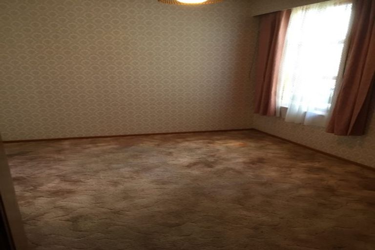 Photo of property in 63 Queens Drive, Lyall Bay, Wellington, 6022