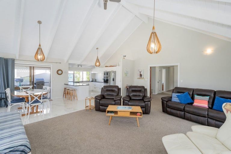 Photo of property in 66 Catherine Crescent, Whitianga, 3510