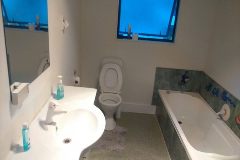 Photo of property in 16d Roick Parade, Glen Eden, Auckland, 0602