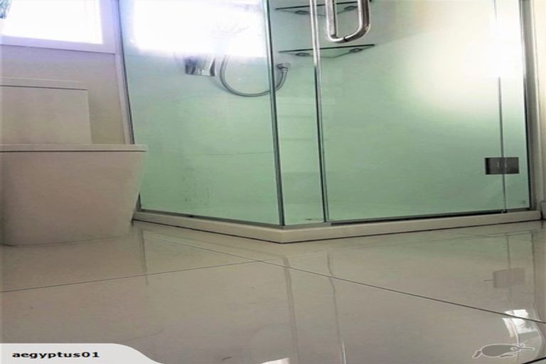 Photo of property in 4/27 Nikau Street, New Lynn, Auckland, 0600