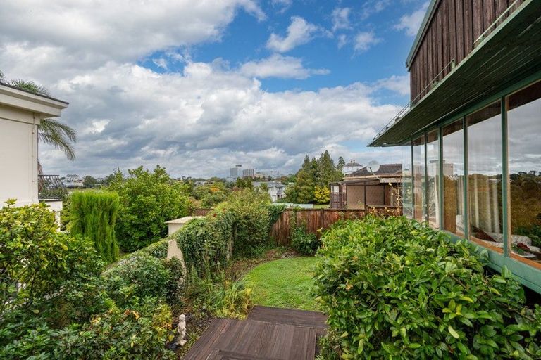 Photo of property in 134 Lake Crescent, Hamilton Lake, Hamilton, 3204