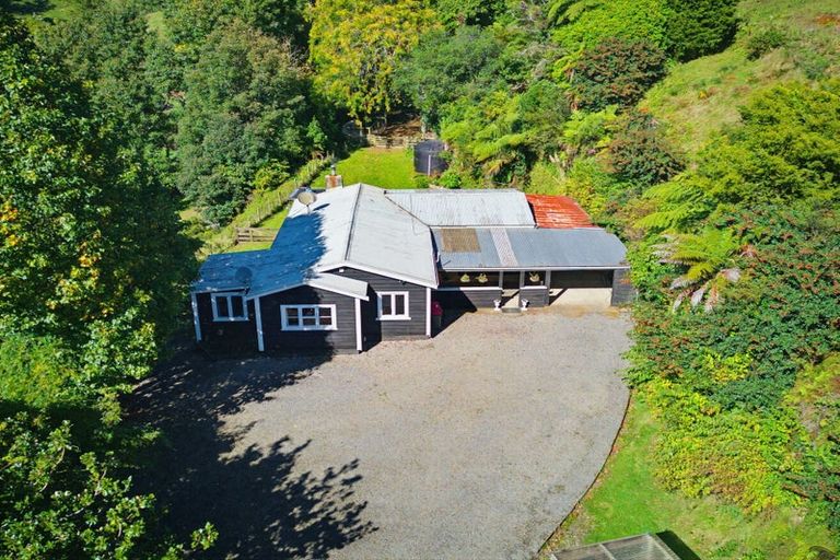 Photo of property in 822 Motukawa Road, Tarata, Inglewood, 4387
