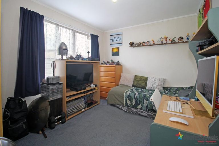 Photo of property in 8 Harrier Place, Papakura, 2110