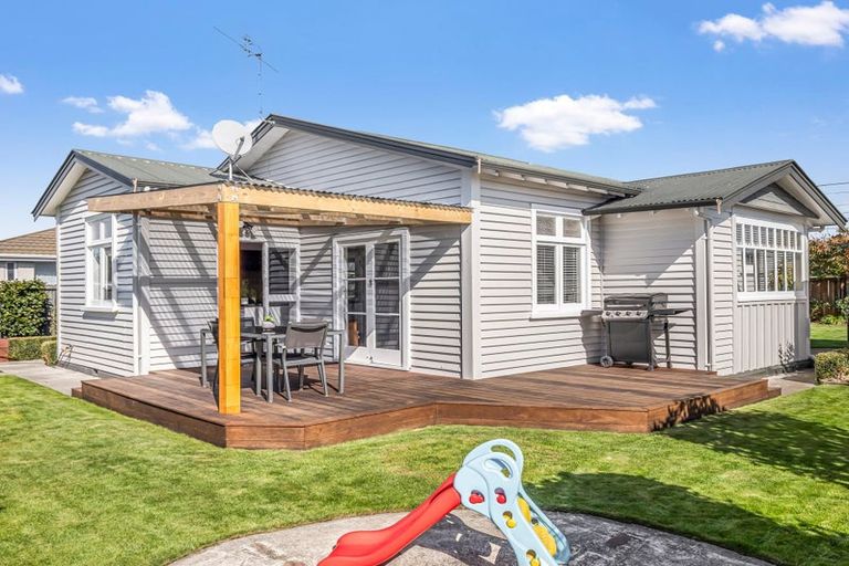 Photo of property in 6 Mortlake Street, Islington, Christchurch, 8042