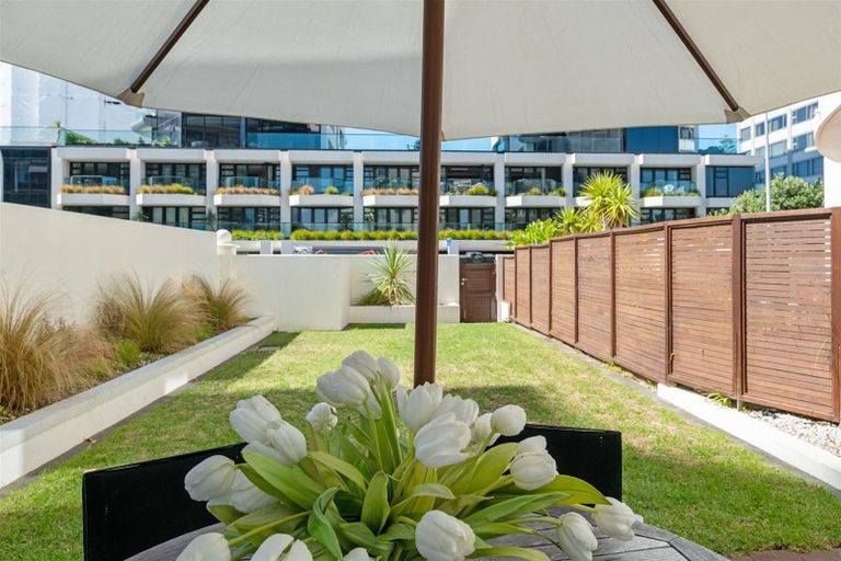 Photo of property in 2/12 Maunganui Road, Mount Maunganui, 3116