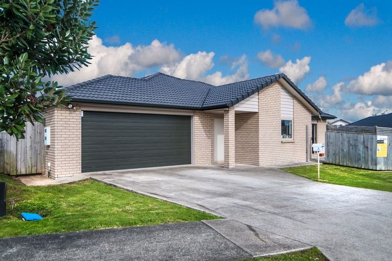 Photo of property in 3 Kokako Rise, Papakura, 2110