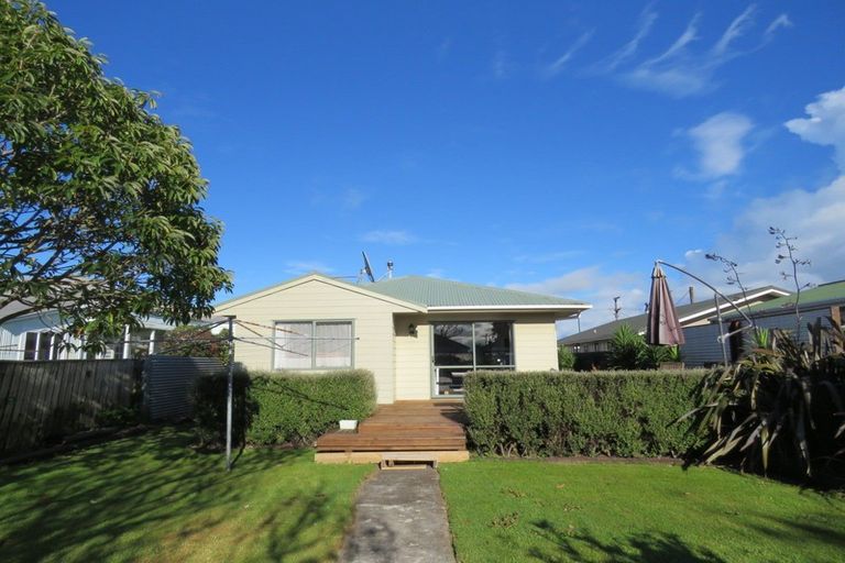 Photo of property in 29 Russell Street, Westport, 7825