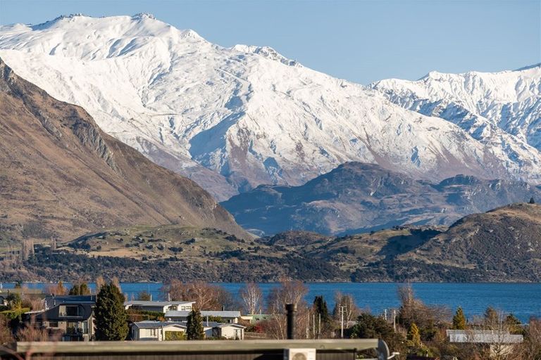 Photo of property in 7 Mcneil Crescent, Wanaka, 9305