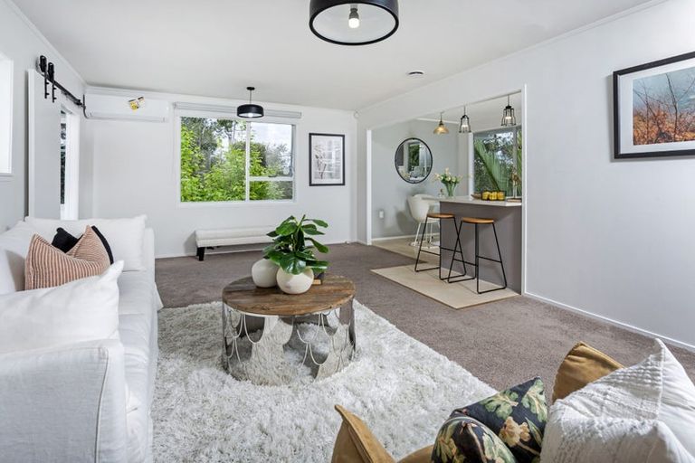 Photo of property in 16 West Glade Crescent, Birkenhead, Auckland, 0626