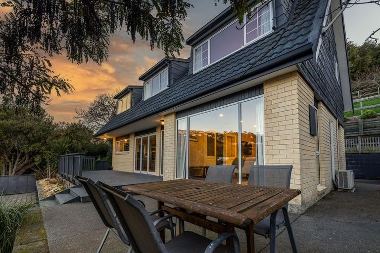 Photo of property in 70 Landsdowne Terrace, Cashmere, Christchurch, 8022