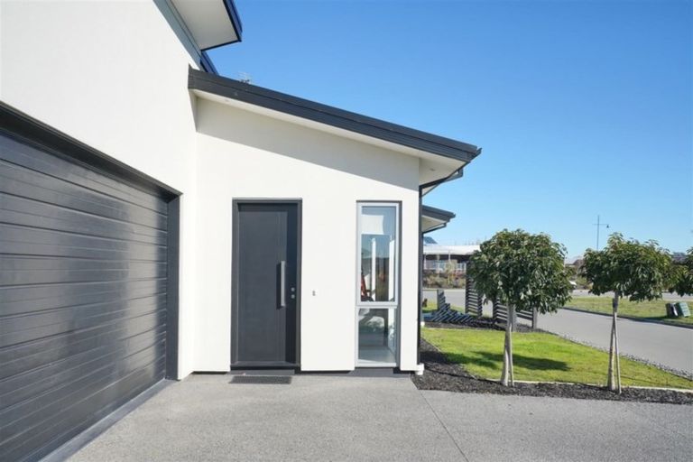Photo of property in 38 Solander Road, Pegasus, 7612