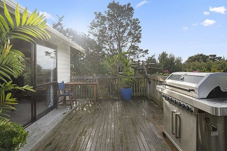 Photo of property in 9 Woodlands Avenue, Snells Beach, 0920