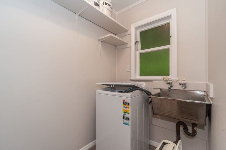 Photo of property in 54 Glenmore Street, Northland, Wellington, 6012