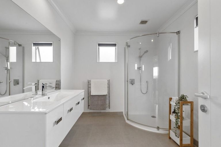 Photo of property in 156 Kittiwake Drive, Schnapper Rock, Auckland, 0632