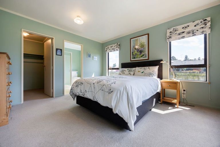 Photo of property in 8 Rimmington Drive, Hamilton Lake, Hamilton, 3204