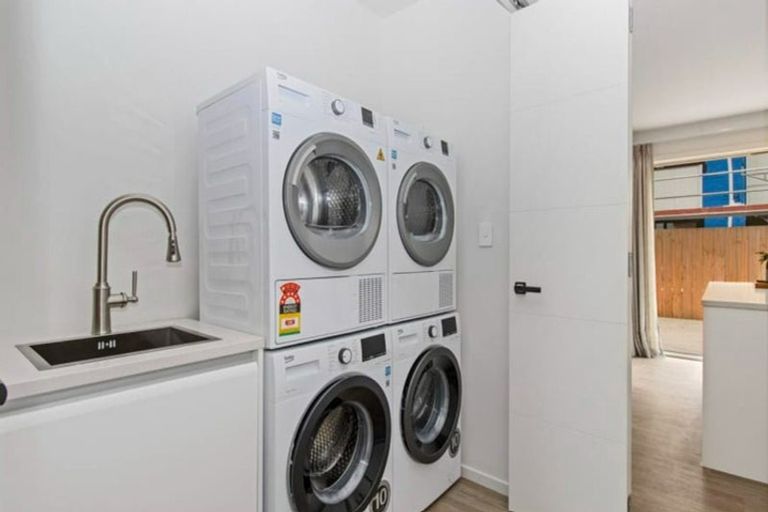 Photo of property in 44u3 May Street, Hamilton East, Hamilton, 3216