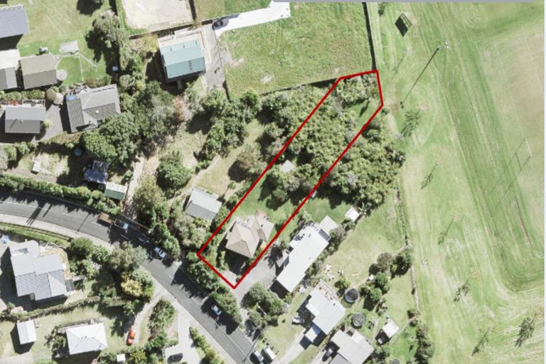 Photo of property in 6 Rimu Road, Stanmore Bay, Whangaparaoa, 0932