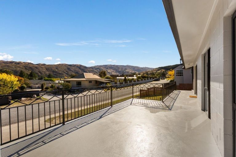 Photo of property in 70 Newcastle Street, Clyde, 9330
