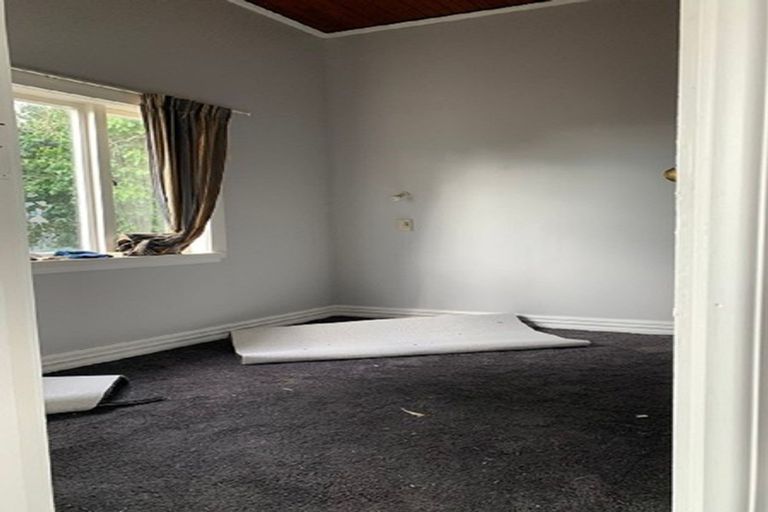 Photo of property in 32 Ngahina Street, Marton, 4710