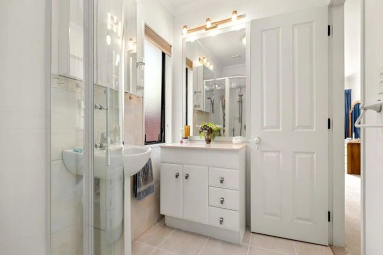 Photo of property in 29 Hinau Street, Woburn, Lower Hutt, 5011