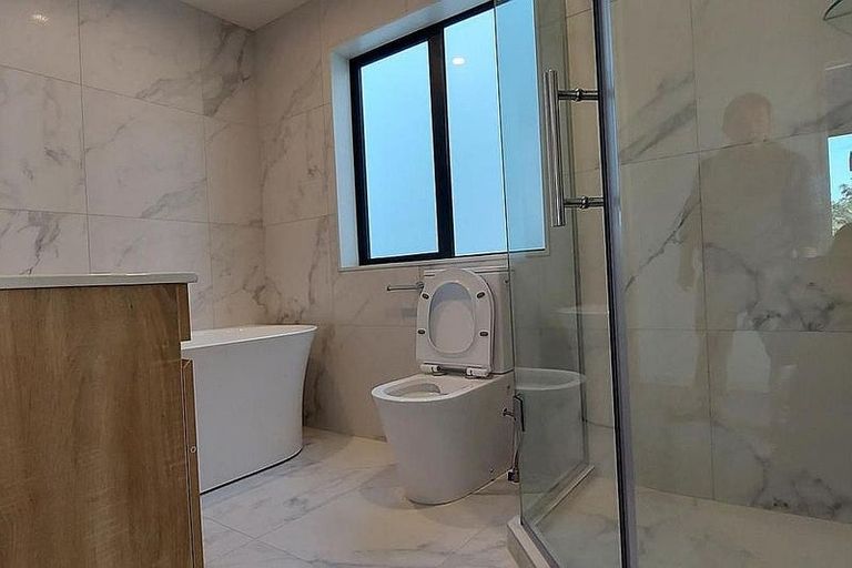 Photo of property in 29a Mackenzie Street, Te Atatu South, Auckland, 0610